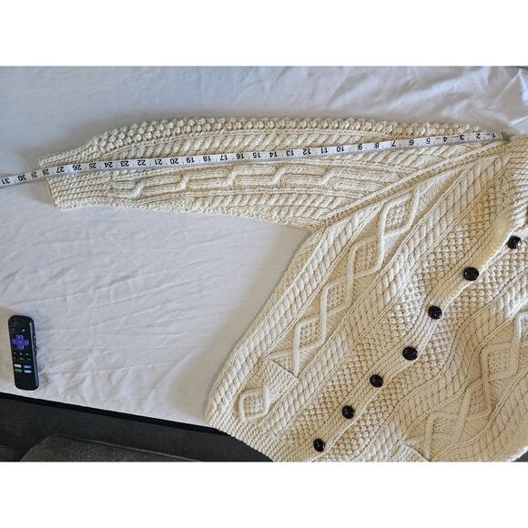 Monaghans Traditional Irish Wool Cardigan Womens Size Large 42 Heavy Cable Knit - Picture 4 of 7